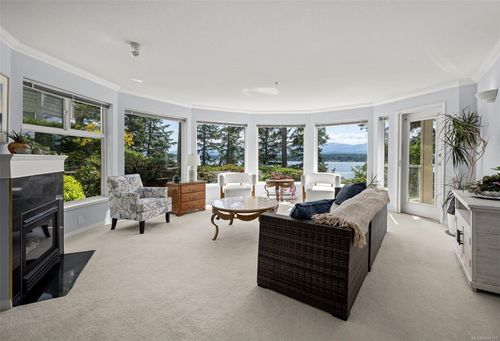202-2275 Comox Ave, Comox, BC, V9M1X6 | Card Image