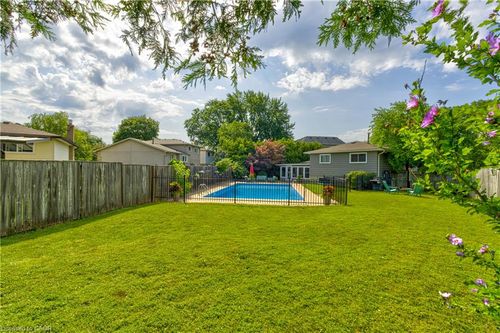 2225 Wyandotte Dr, Oakville, ON, L6L2T4 | Card Image