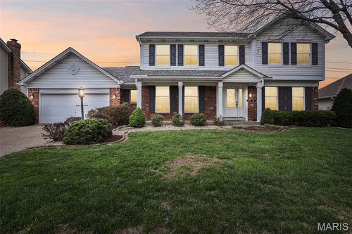 16 Huntington Pkwy, Saint Charles, MO, 63301-8706 | Card Image