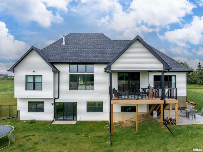 24024 185 Th St, House other with 4 bedrooms, 4 bathrooms and null parking in Bettendorf IA | Image 51