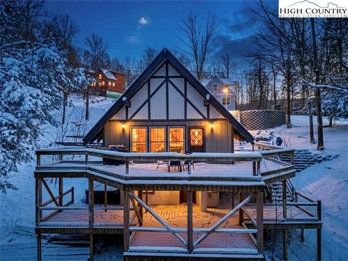 905 Charter Hills Rd, Beech Mountain, NC, 28604-8047 | Card Image