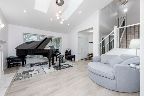 8769 215b St, Langley, BC, V1M2E6 | Card Image