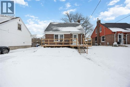 240 Gibson St, Sarnia, ON, N7T3N2 | Card Image