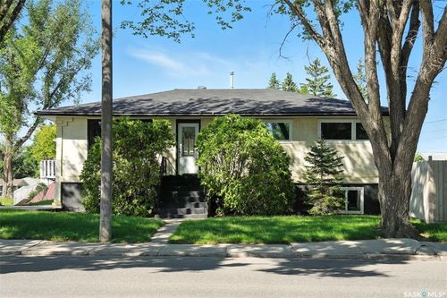 2616 20th St W, Saskatoon, SK, S7M1B6 | Card Image