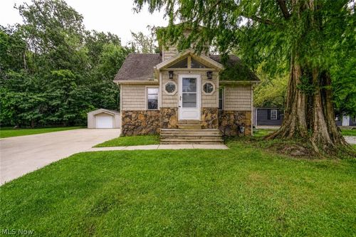 128 Kenilworth Ave, Painesville, OH, 44077-4613 | Card Image