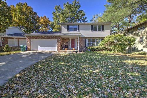 821 W Karen Dr, Decatur, IL, 62526-1439 | Card Image