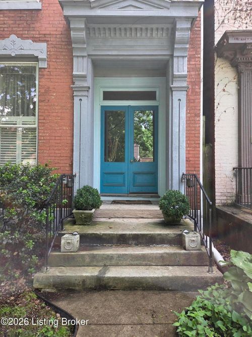 apt-2-122 E Oak St, Louisville, KY, 40203-2774 | Card Image