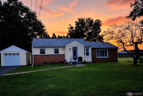 5656 Locust Street Ext, Lockport, NY, 14094-5923 | Card Image