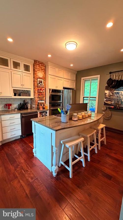 903 Locust St, CAMBRIDGE, MD, 21613-1709 | Card Image