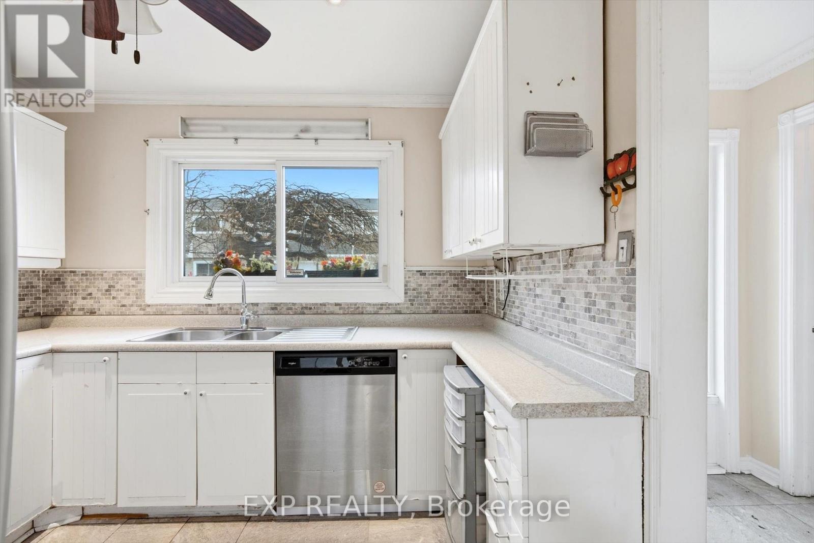 Residential in Burlington (Brant Hills) 5