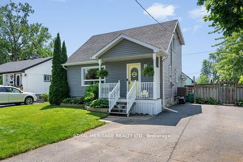 693 Hawley St, Peterborough, ON, K9J4C7 | Card Image