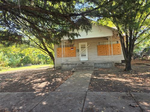 1544 E Myrtle St, Fort Worth, TX, 76104-5764 | Card Image