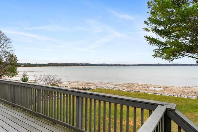 565 Beach Rd, House other with 4 bedrooms, 4 bathrooms and null parking in Harbor Springs MI | Image 6