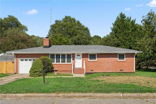 78 Ferguson Ln, Newport News, VA, 23601-2140 | Card Image