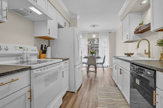 525 Winwood Cir, Condo with 2 bedrooms, 2 bathrooms and null parking in Walled Lake MI | Image 12