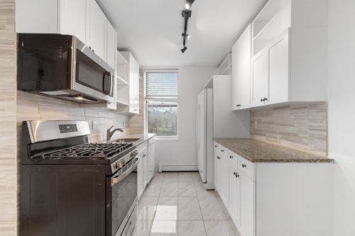 324 70th St, Guttenberg, NJ, 07093-2416 | Card Image