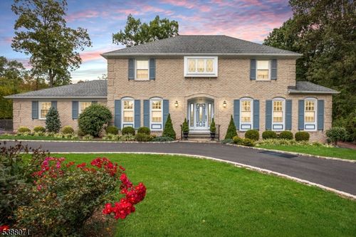 25 Oechsner Ct, Berkeley Heights, NJ, 07922-1731 | Card Image