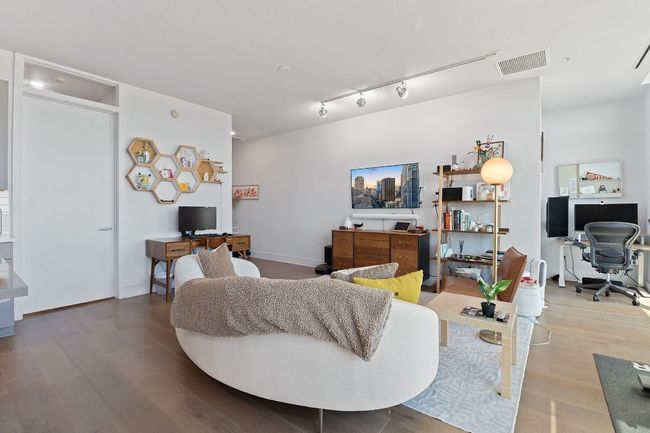 High ceilings throughout and crisp white interior. | Image 8