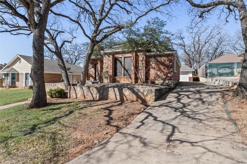 4106 Sunday Hill Dr, Arlington, TX, 76016-3832 | Card Image