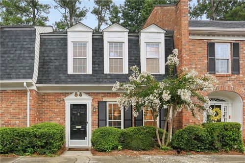 13 Independence Pl Nw, Atlanta, GA, 30318-1506 | Card Image