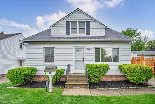 15300 Northwood Ave, Maple Heights, OH, 44137-3739 | Card Image