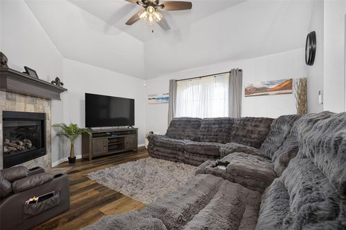 3221 Sahoma Trl, Yukon, OK, 73099-9638 | Card Image