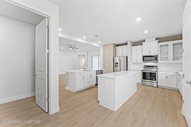 Spacious Kitchen | Image 40