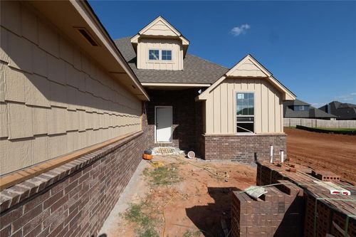 3200 Porter Dr, Edmond, OK, 73012-5037 | Card Image