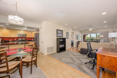 330 - 12212 N Paradise Village Parkway S, Condo with 1 bedrooms, 1 bathrooms and null parking in Phoenix AZ | Image 3