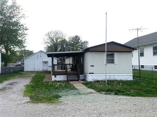 303 S Wright St, Findlay, IL, 62534-3206 | Card Image