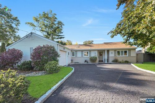 114 Pine Dr, Emerson, NJ, 07630-1345 | Card Image