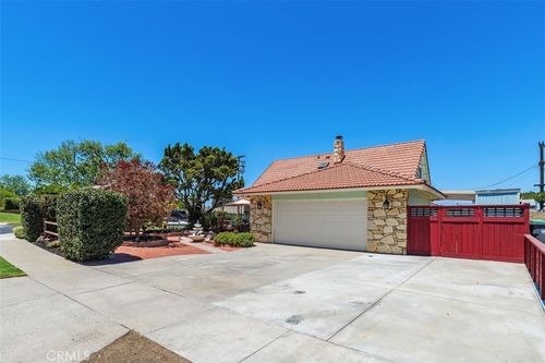 315 E Monterey Rd, Corona, CA, 92879-2837 | Card Image