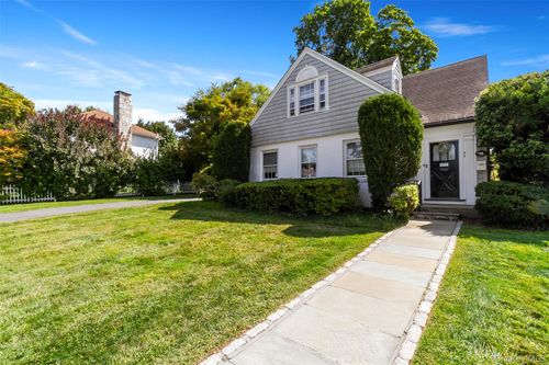 47 Brookfield Pl, Pleasantville, NY, 10570-2107 | Card Image