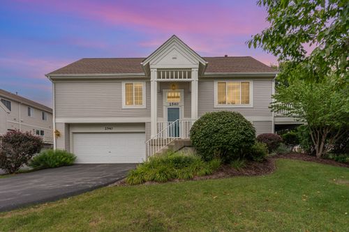 2540 Hatfield Ct, Elgin, IL, 60123-8851 | Card Image