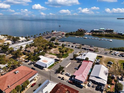 373 1st St, CEDAR KEY, FL, 32625 | Card Image