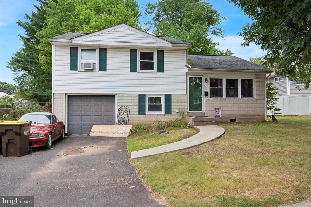 Edgemont Ave, Lansdale, PA 19446