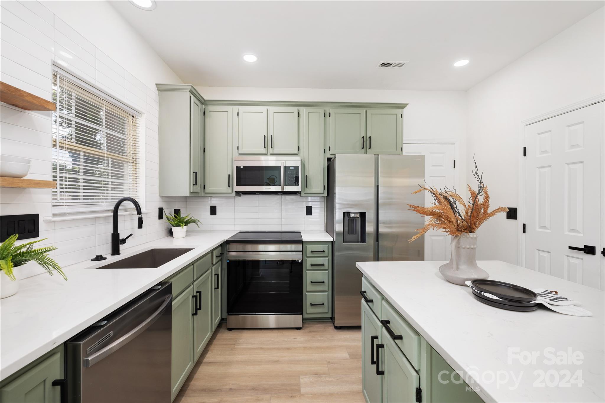 Whaleys Ct, Charlotte, NC 28273
