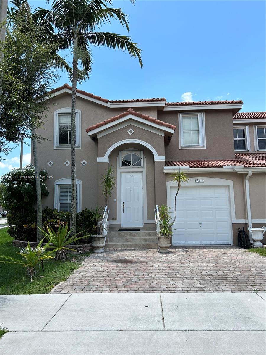 274th Ter, Homestead, FL 33032