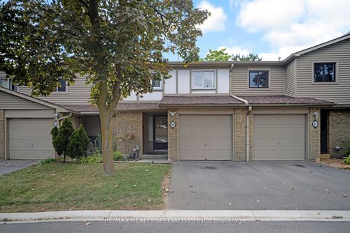 30 Greenwich Cir, Brampton, ON, L6S2E6 | Card Image