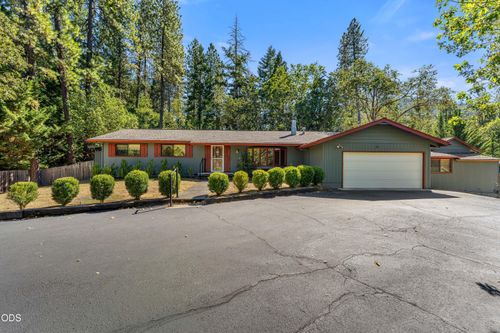 387 Carrollwood Dr, Grants Pass, OR, 97527-9567 | Card Image