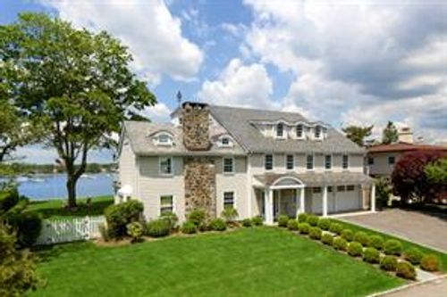 1357 Flagler Dr, Mamaroneck, NY, 10543-4604 | Card Image