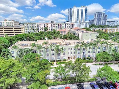 304B - 1900 Van Buren St, Condo with 2 bedrooms, 2 bathrooms and null parking in Hollywood FL | Image 2