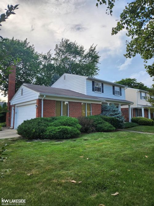 3391 Eagle Dr, Troy, MI, 48083-5632 | Card Image