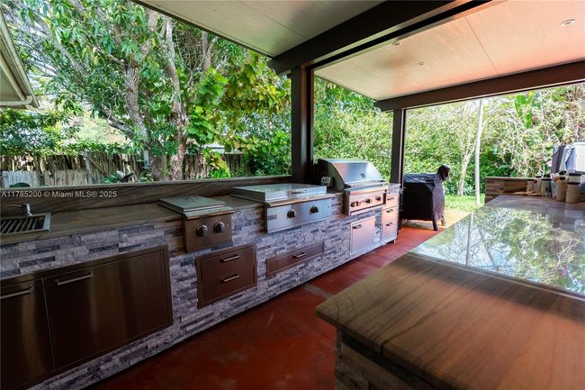 8001 Sw 133 Rd St, House other with 3 bedrooms, 3 bathrooms and null parking in Pinecrest FL | Image 16