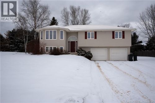 19 Loddington St, New Maryland, NB, E3C1M3 | Card Image