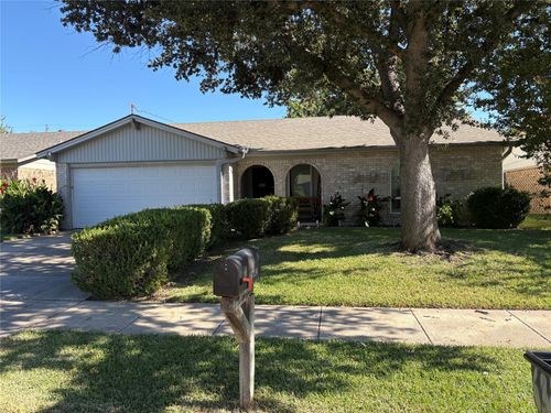 6324 Sudbury Way, North Richland Hills, TX, 76182-4529 | Card Image