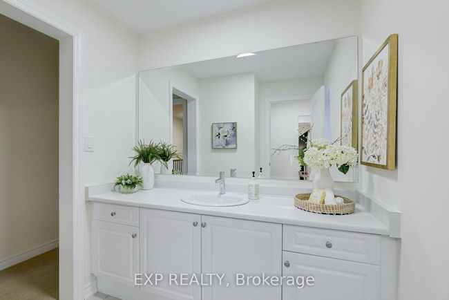 42 Prunella Cres, House attached with 4 bedrooms, 4 bathrooms and 4 parking in Holland Landing ON | Image 29
