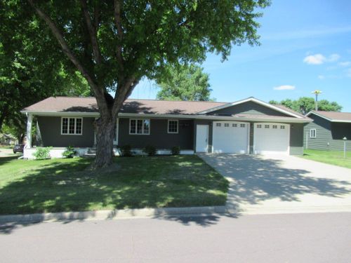 206 W 7th St, Adrian, MN, 56110-1049 | Card Image