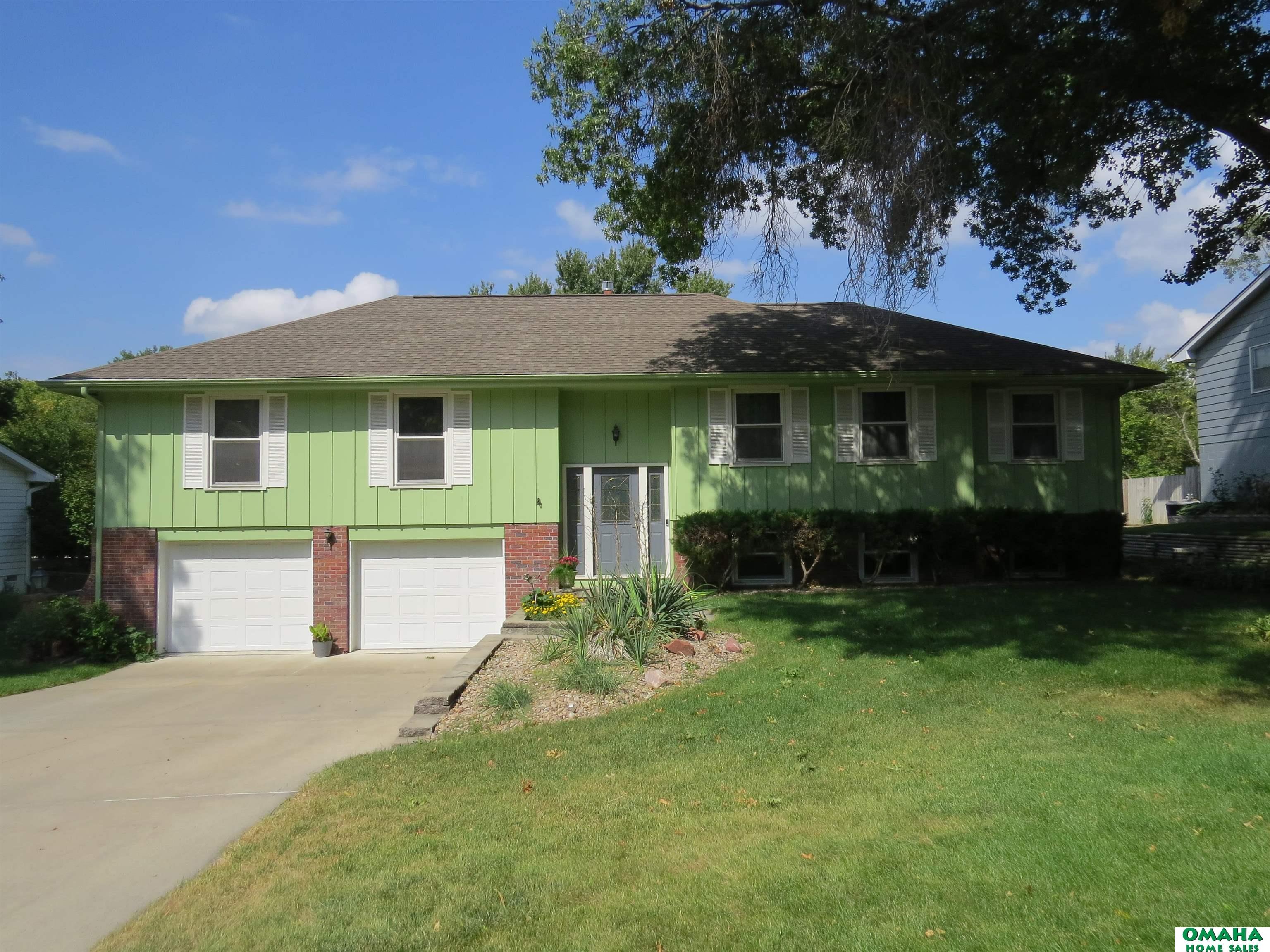 Westover Rd, Omaha, NE 68154