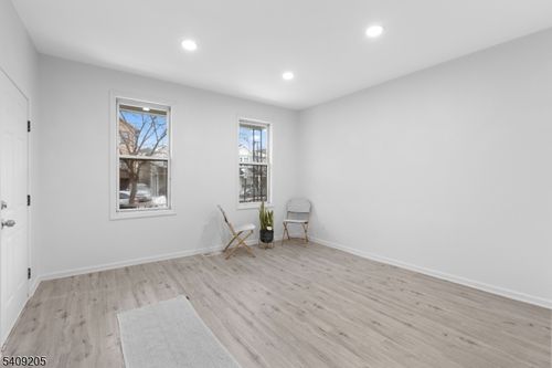 1-223 Pine St, Elizabethport, NJ, 07206-1911 | Card Image